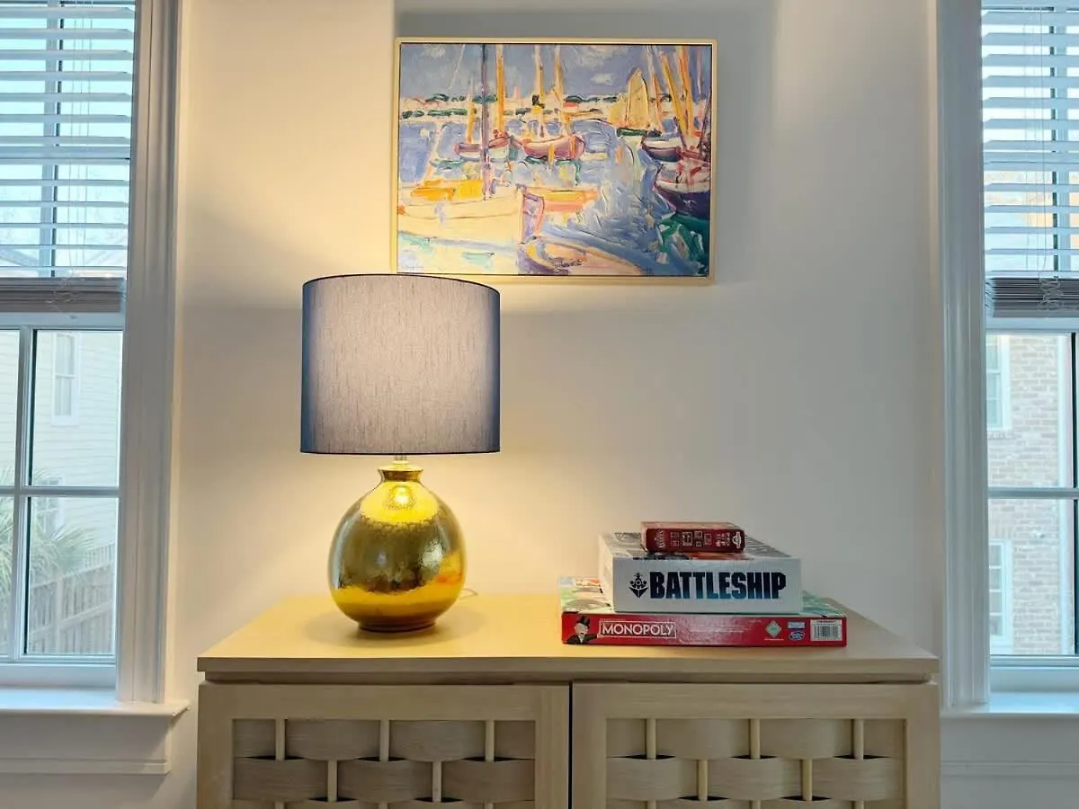 Apartment Sunny & Playful Carriage House In Downtown Here And Walk Everywhere