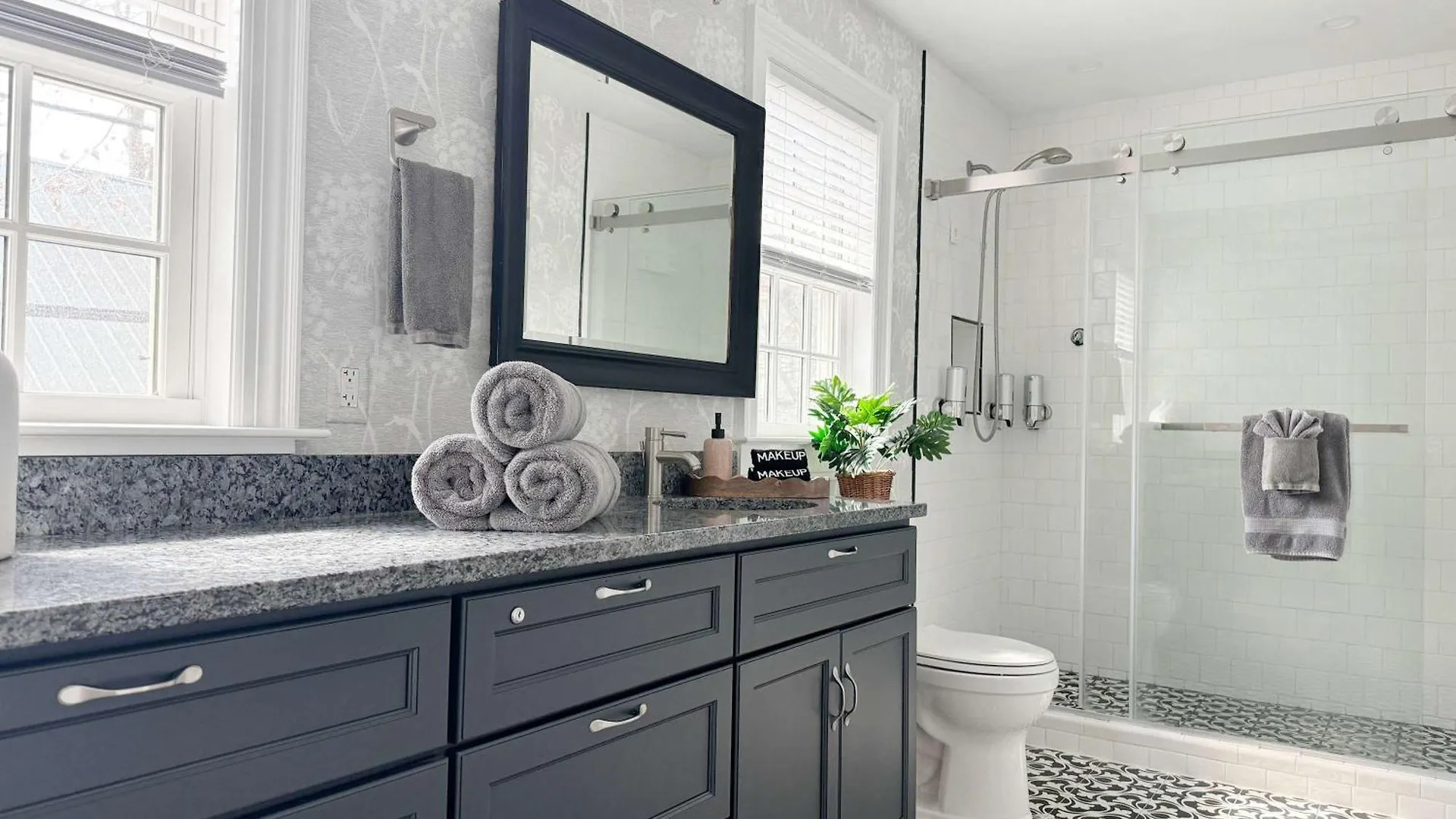 Sunny & Playful Carriage House In Downtown Here And Walk Everywhere Apartment Savannah