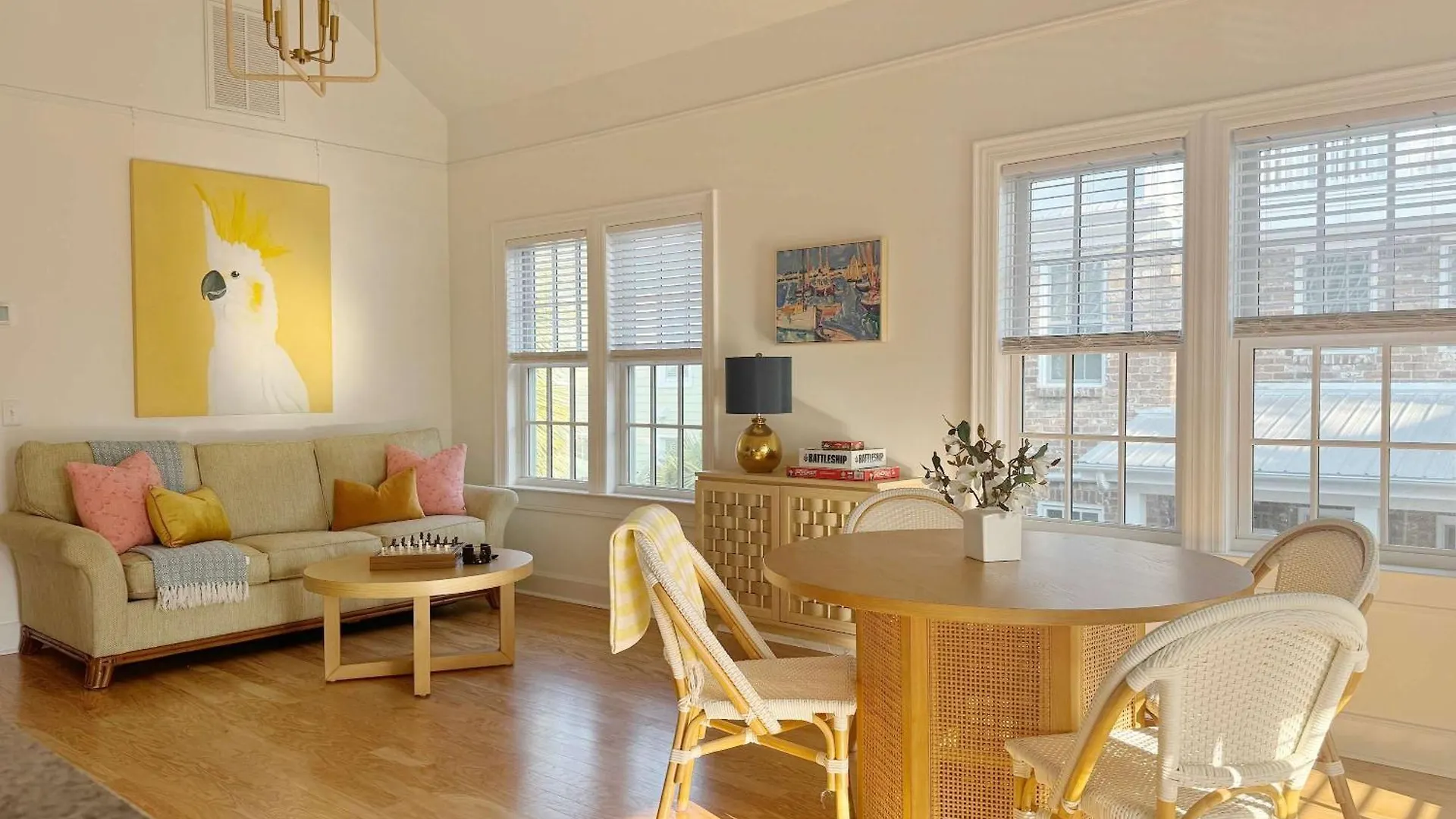 Sunny & Playful Carriage House In Downtown Here And Walk Everywhere * Savannah