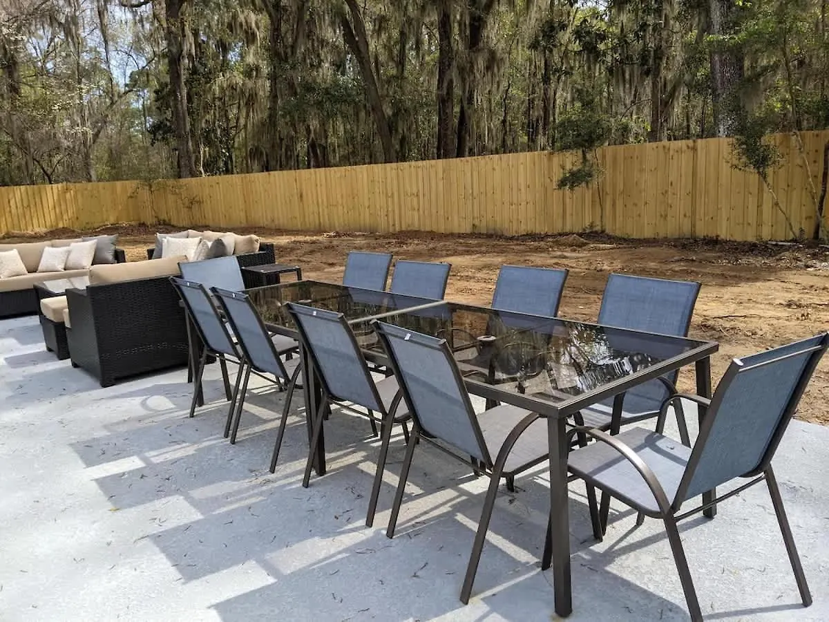 Dom wakacyjny Spacious Retreat With Pool - 15 Min To Downtown Savannah
