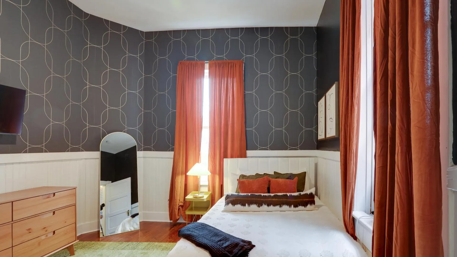 Mid-century Getaway Apartman Savannah