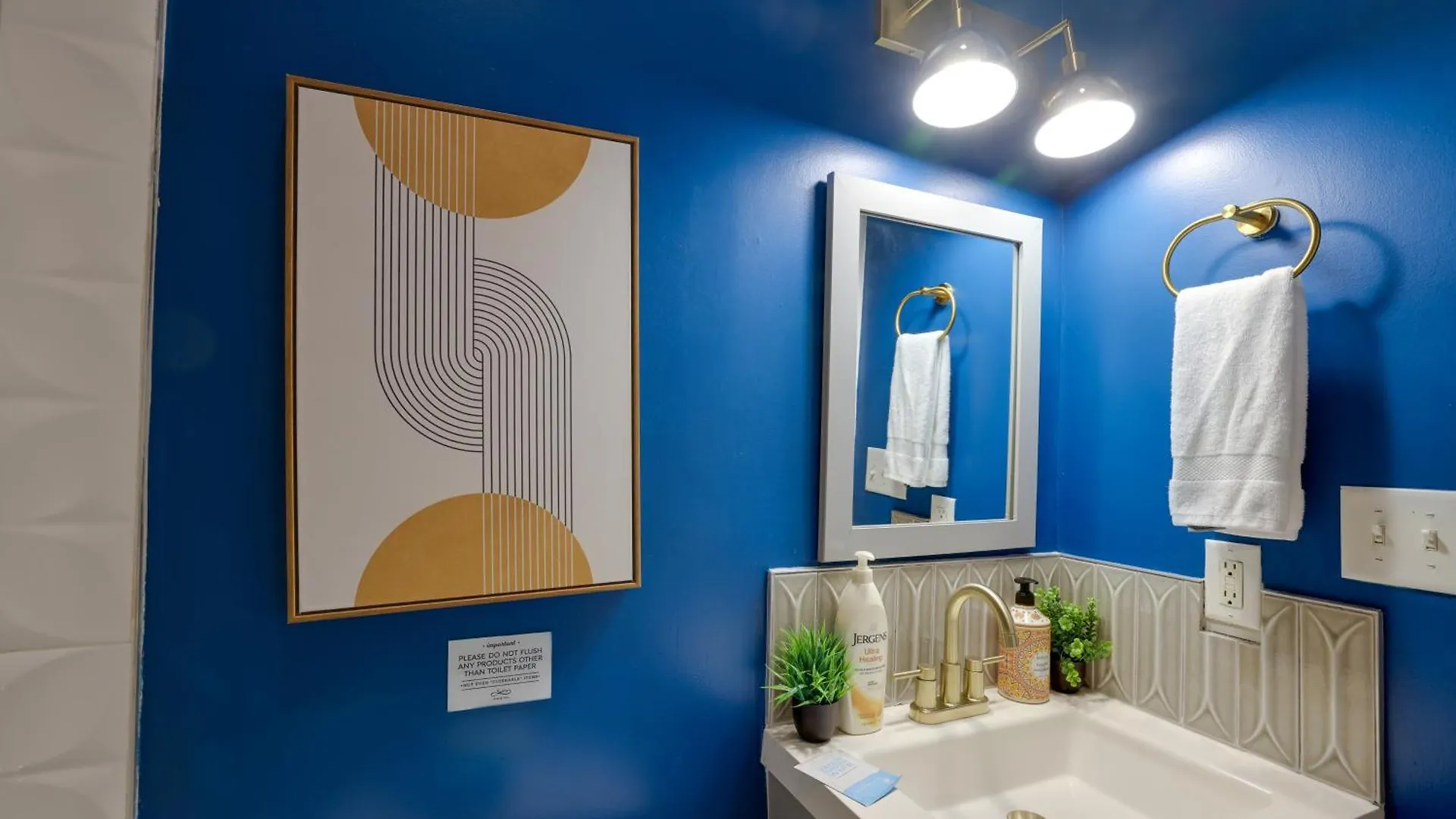 Apartman Mid-century Getaway