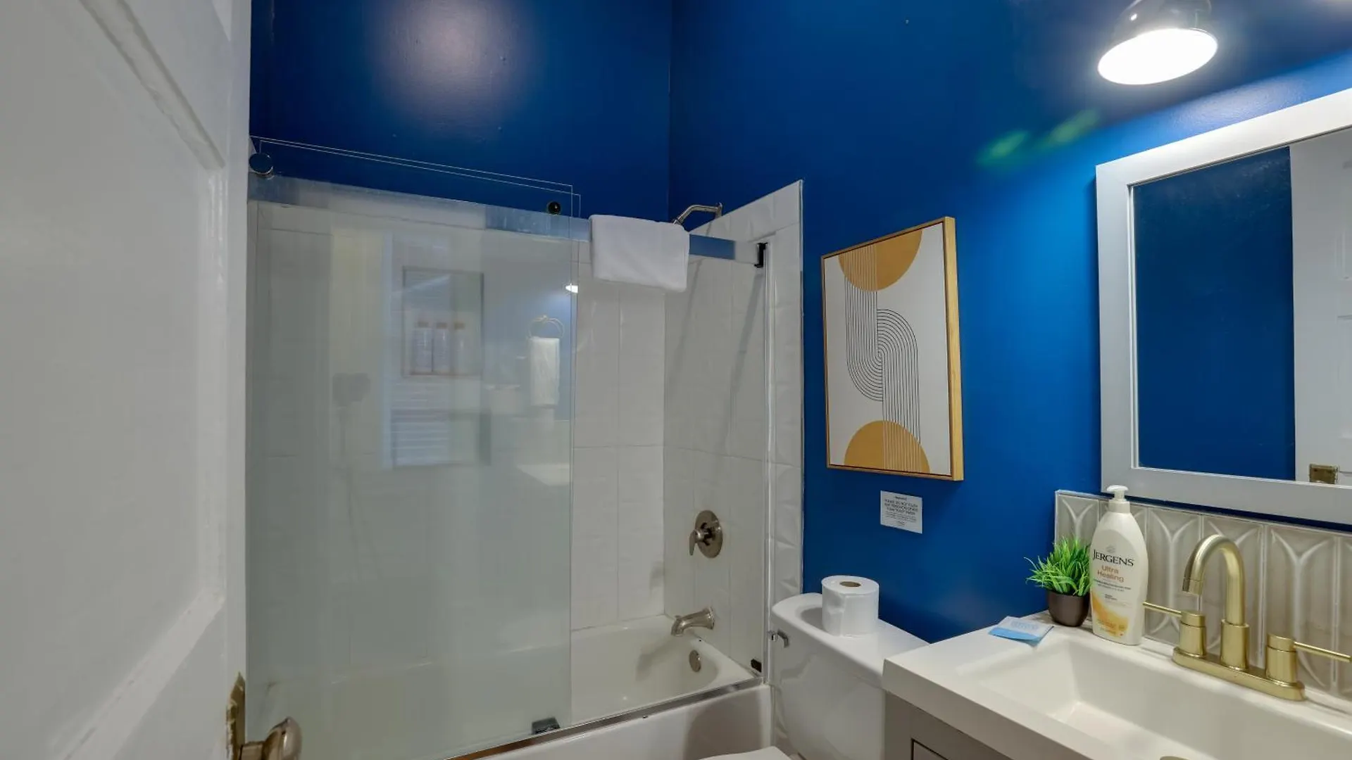 Apartman Mid-century Getaway *