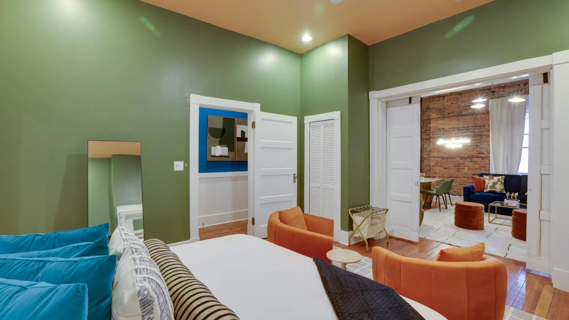 Mid-century Getaway Savannah