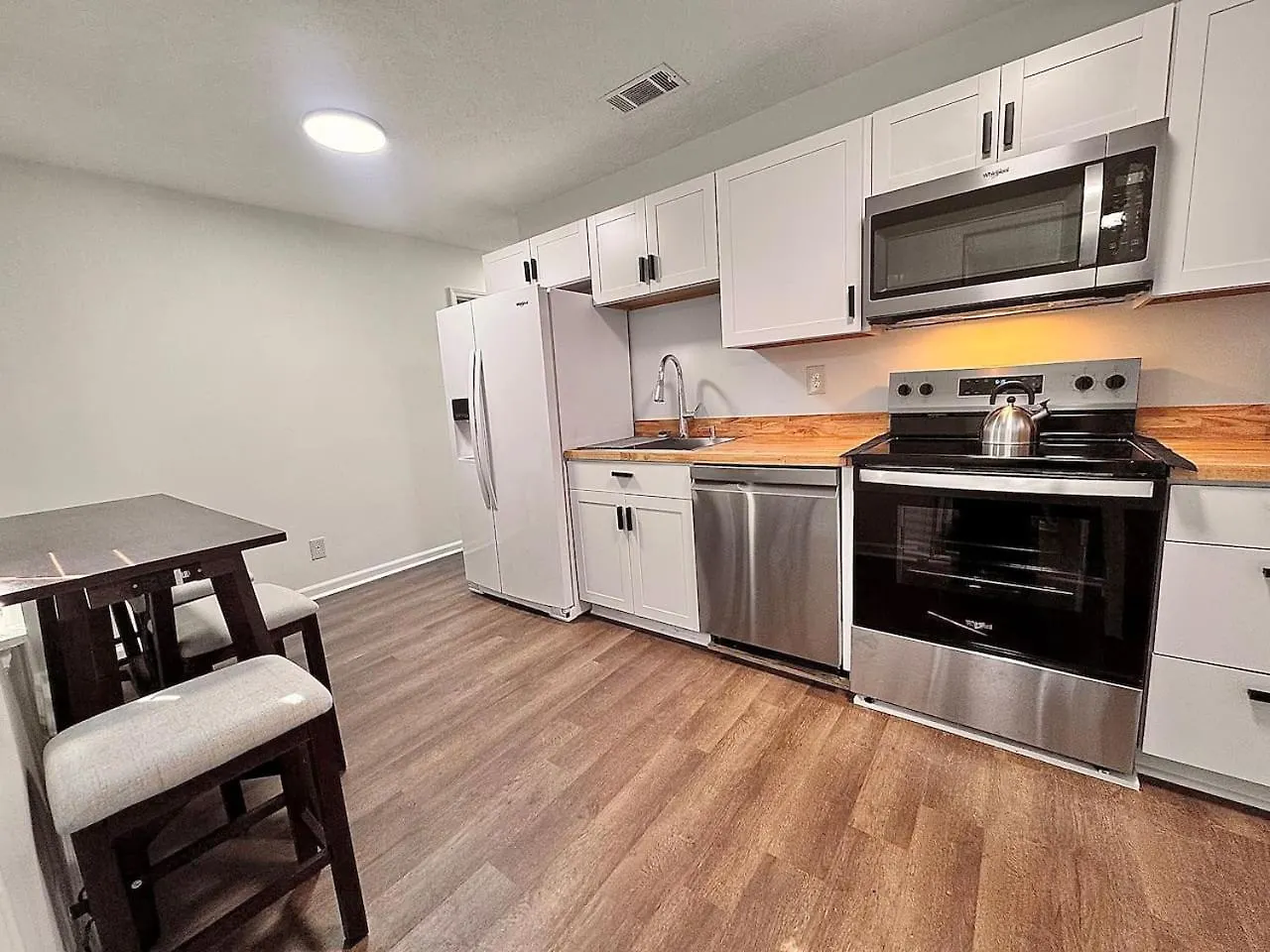 Cozy New Modern On I-95 شقة *
