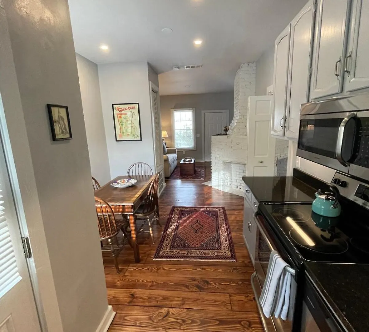 Historic Downtown King Bed Cottage- Parking And Patio