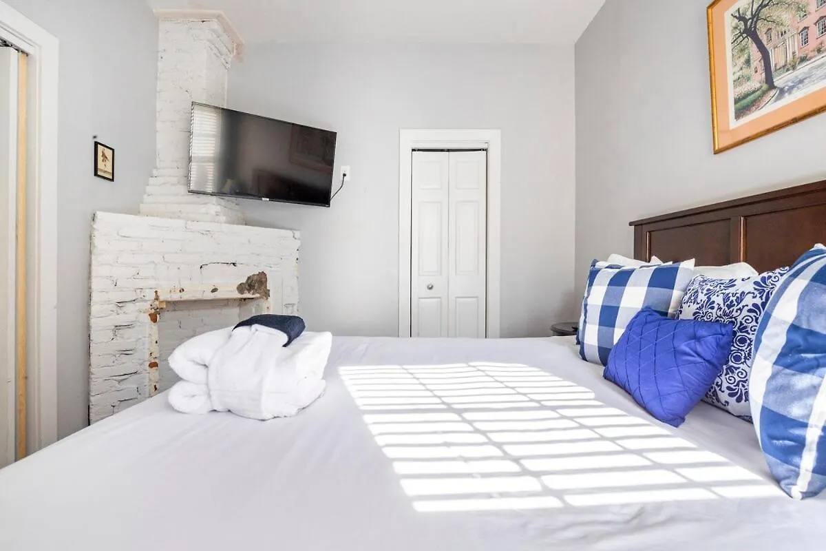 Historic Downtown King Bed Cottage- Parking And Patio * サバンナ