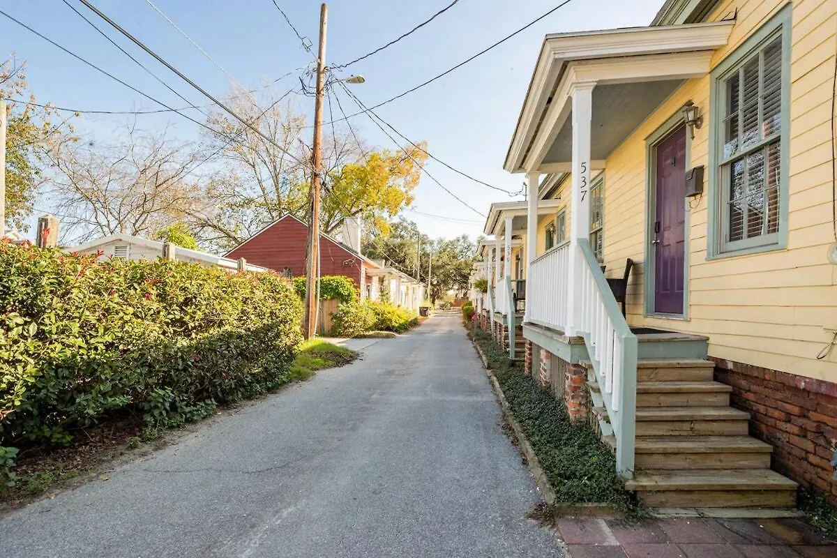 Historic Downtown King Bed Cottage- Parking And Patio * サバンナ