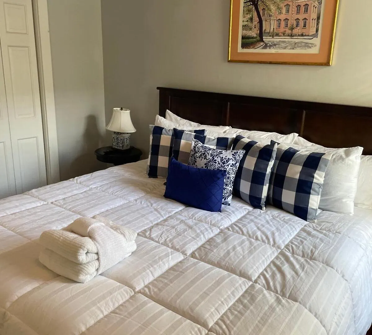 Historic Downtown King Bed Cottage- Parking And Patio アパート *