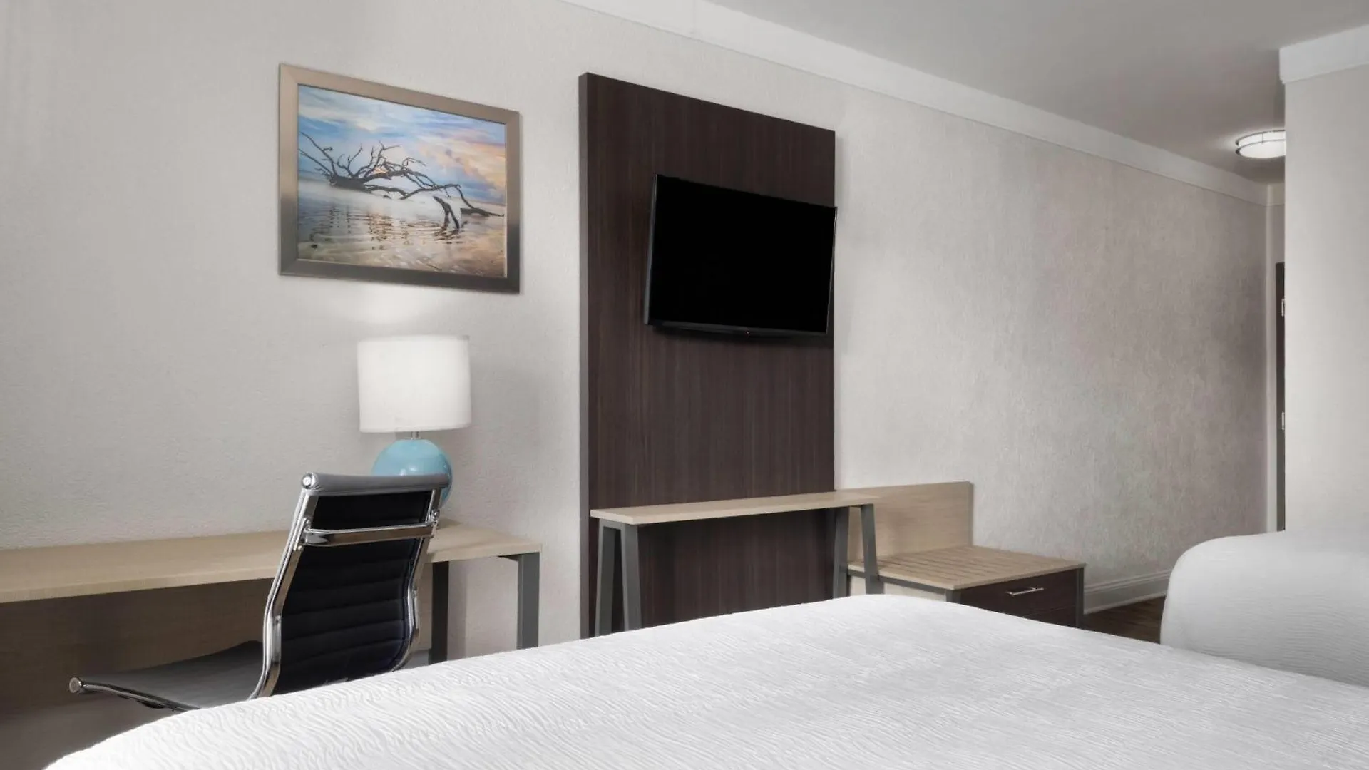 Wingate By Wyndham Savannah Gateway 2*