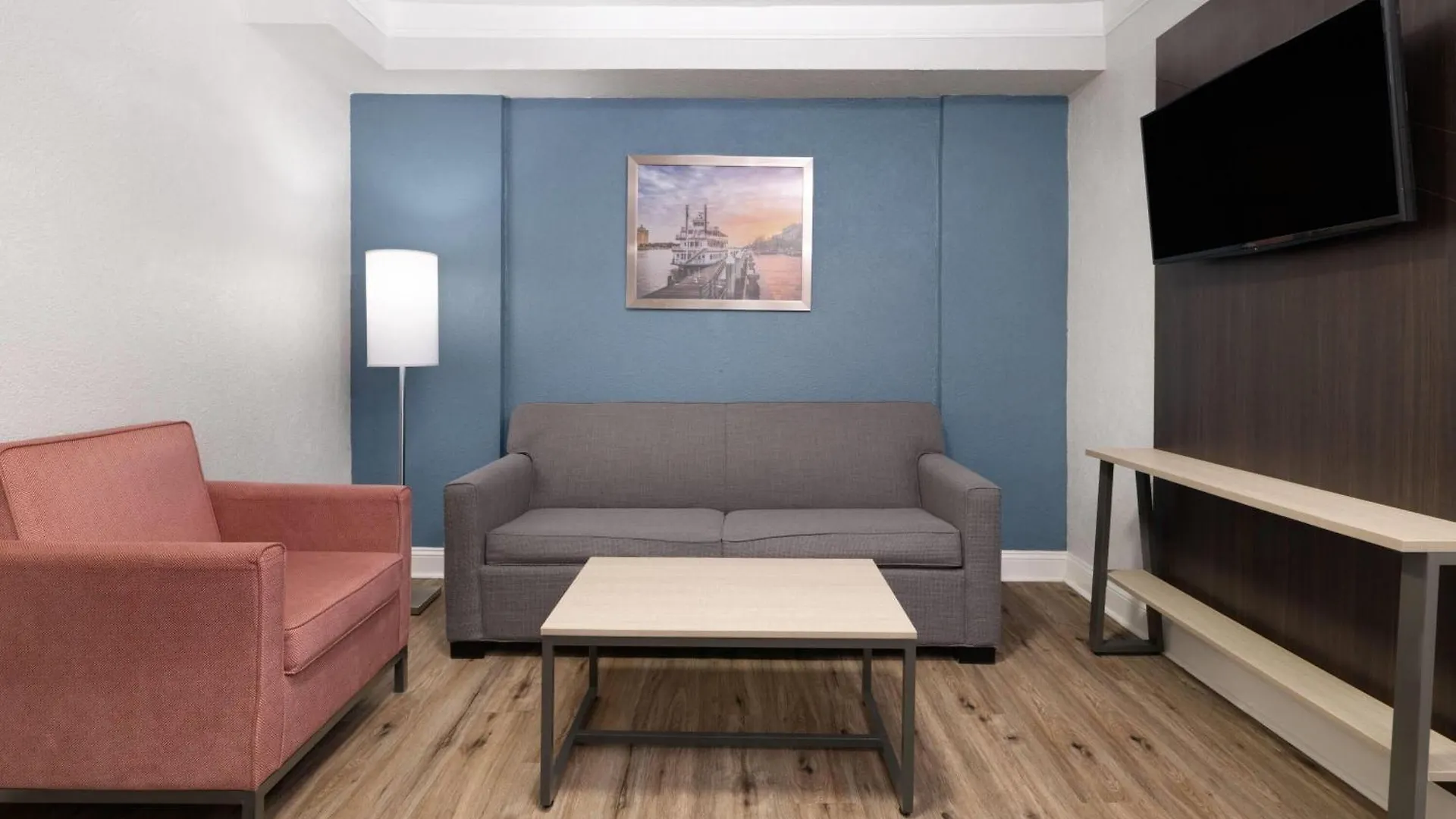 Отель Wingate By Wyndham Savannah Gateway 2*