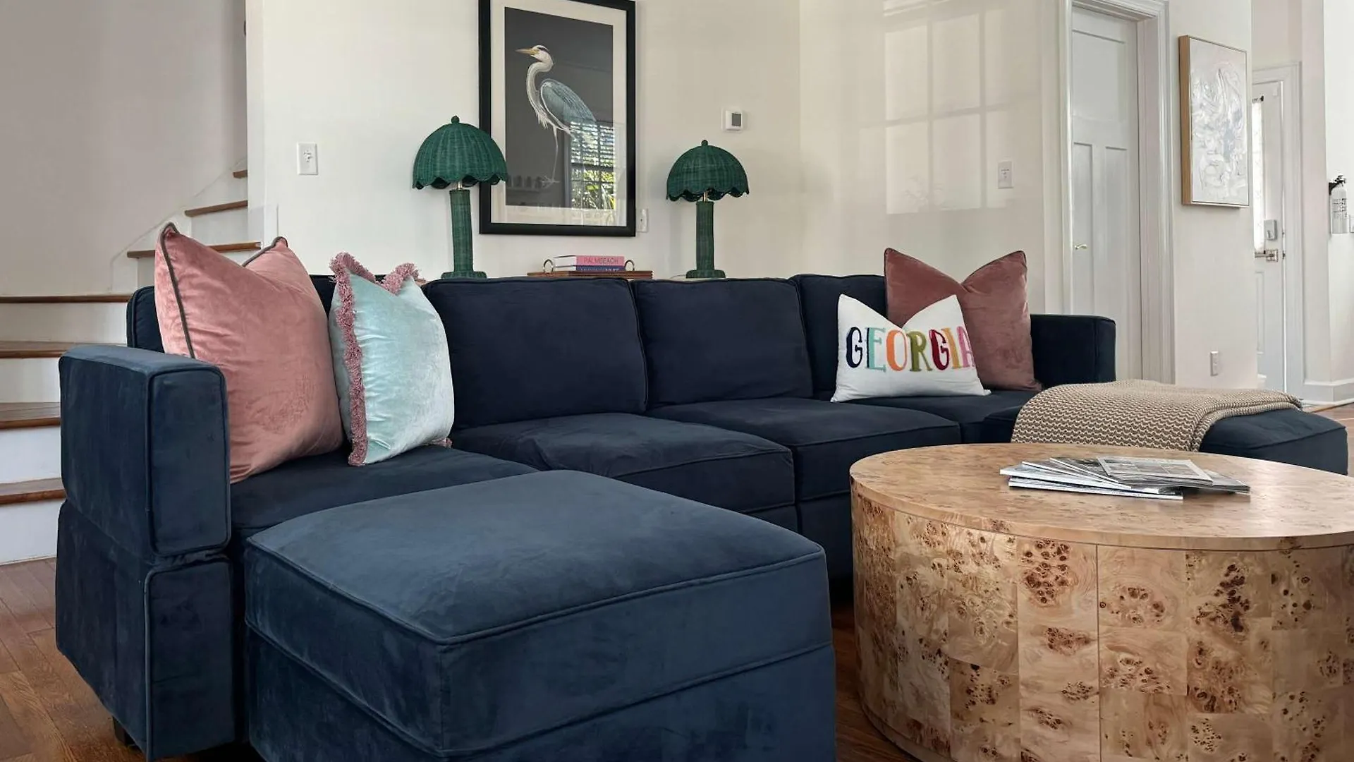 Spacious 3-floor Downtown Retreat - Prime Location Savannah
