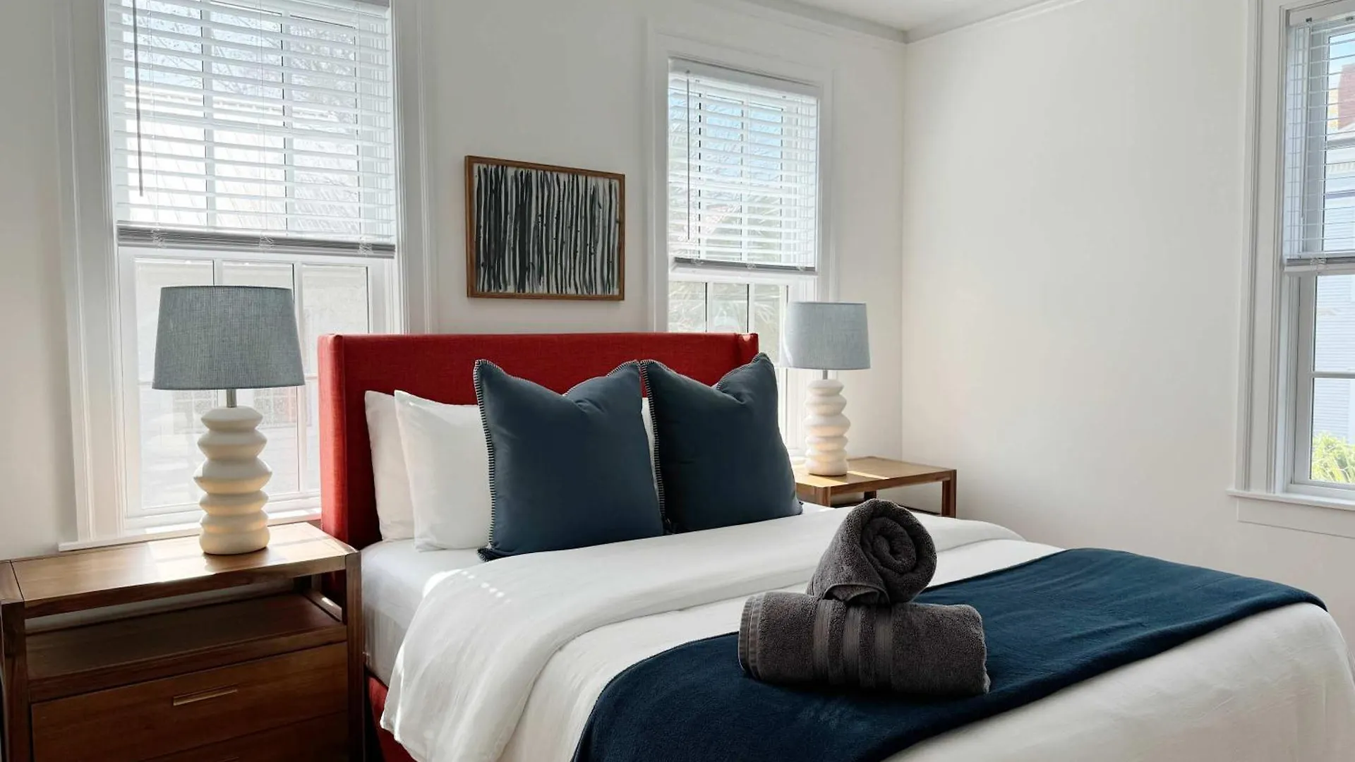Spacious 3-floor Downtown Retreat - Prime Location Tatil Evi Savannah