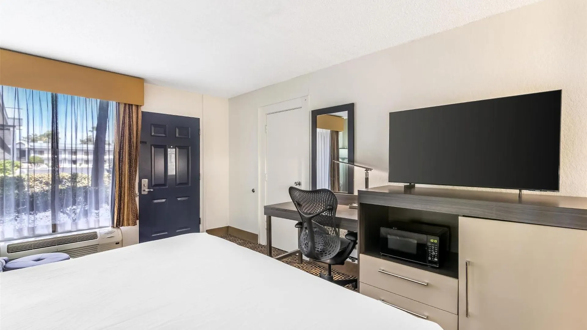 Western Hotel 3*