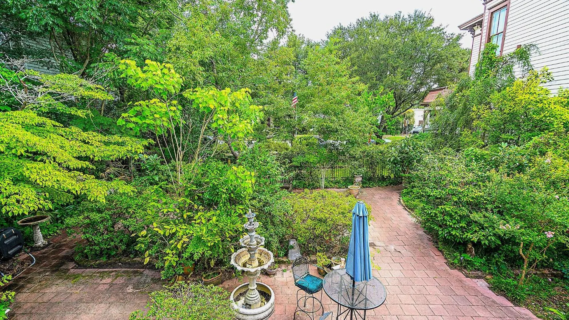 Master King Victorian With Private Bathroom In A Historic House Savannah