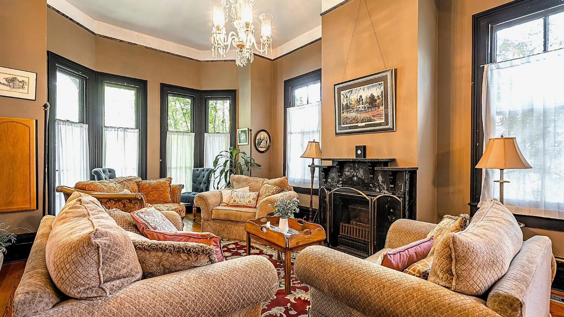 Master King Victorian With Private Bathroom In A Historic House Savannah