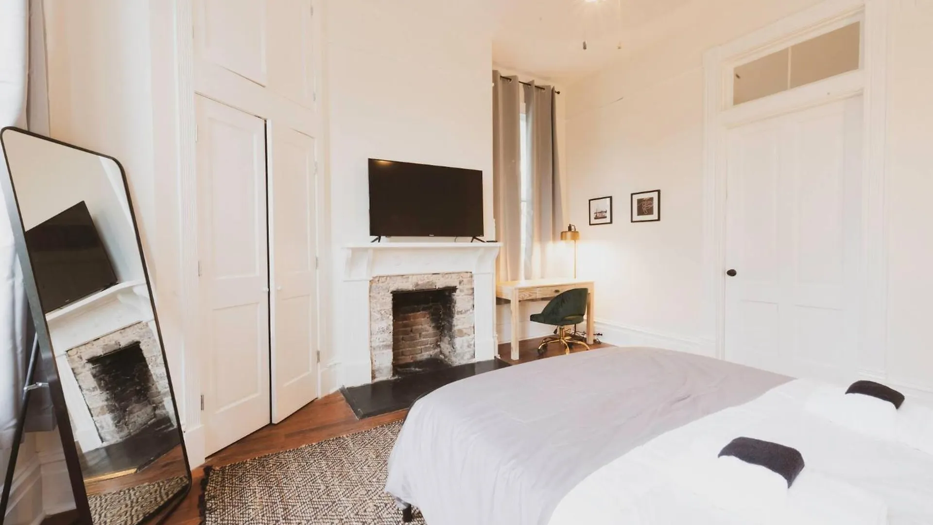 2bdr 2bath Prime Location Walk To Forsyth Park! דירה