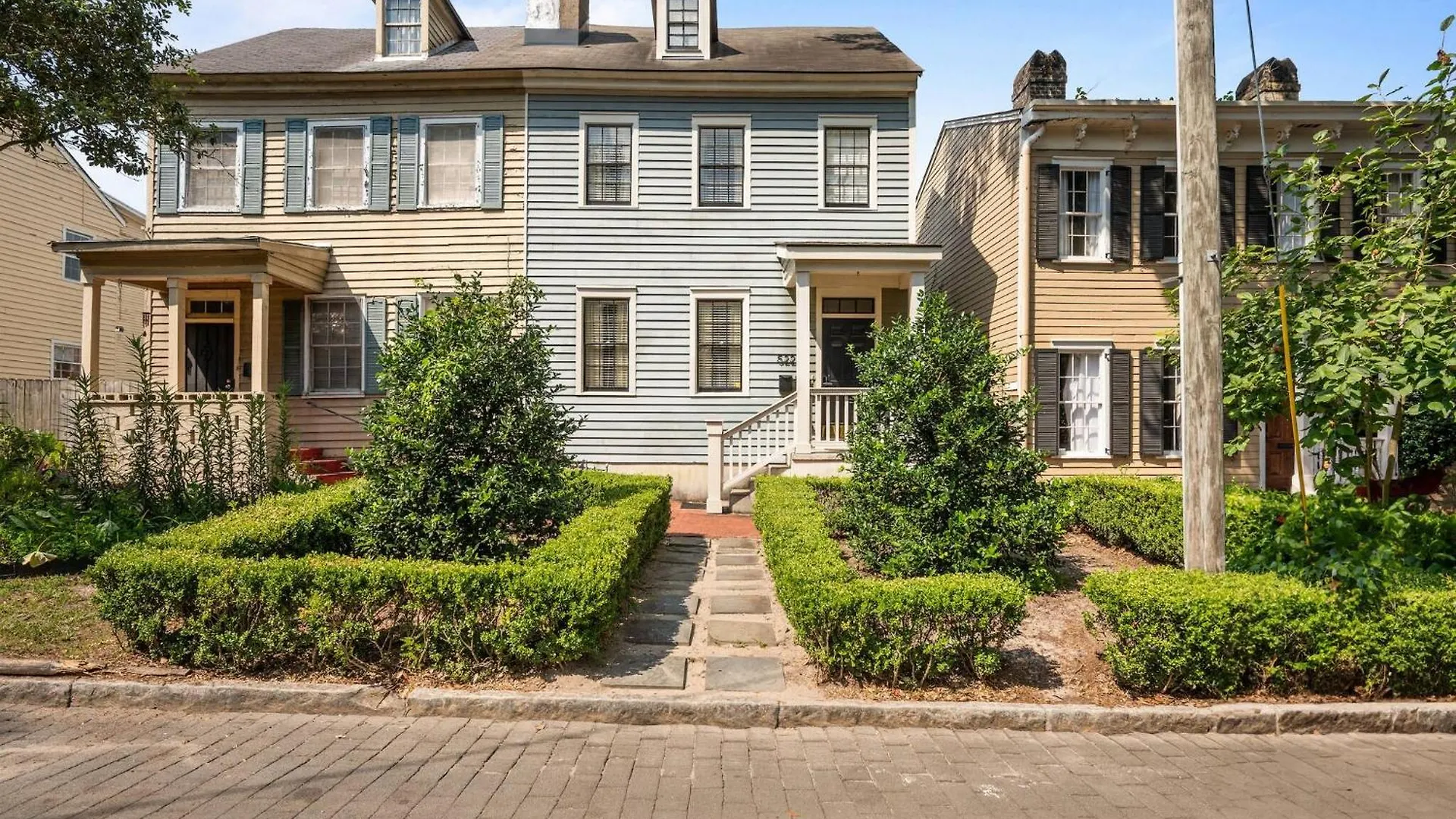 Hébergement de vacances Duplex With Courtyard Historic District *