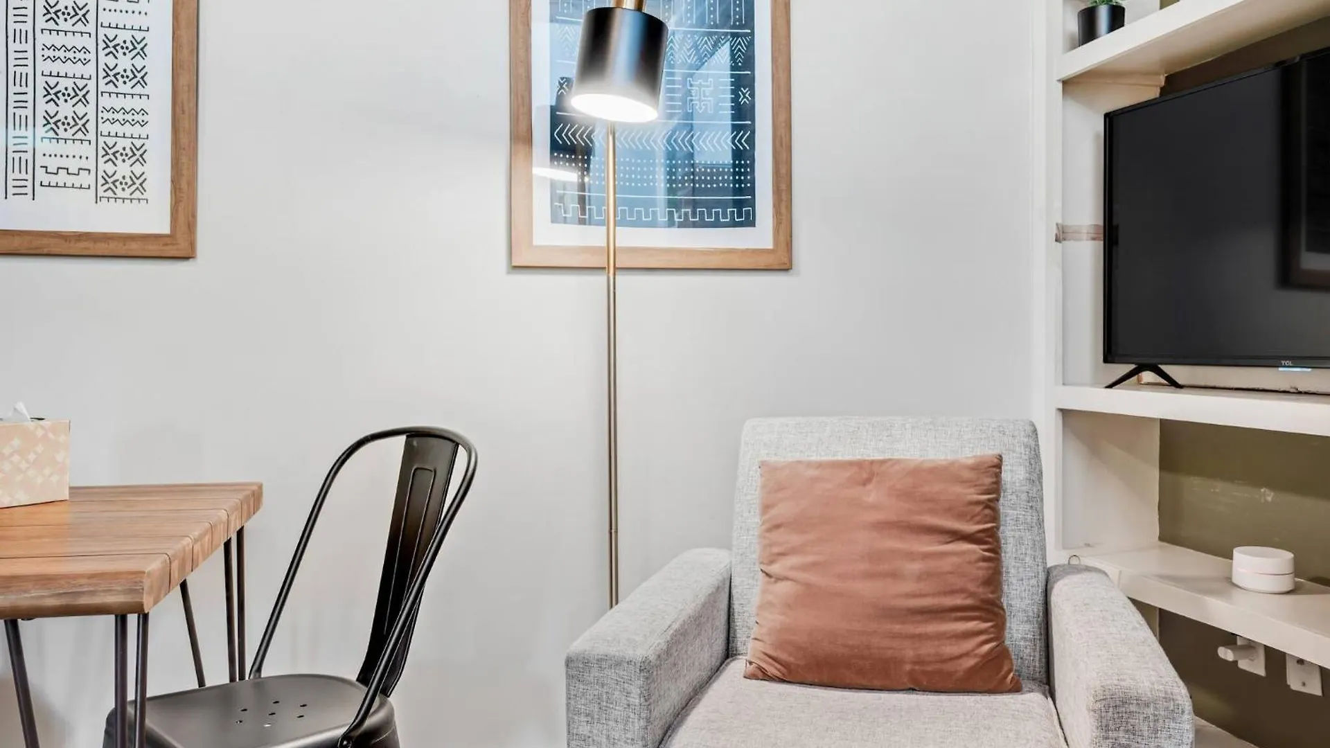 Duplex With Courtyard Historic District Hébergement de vacances *