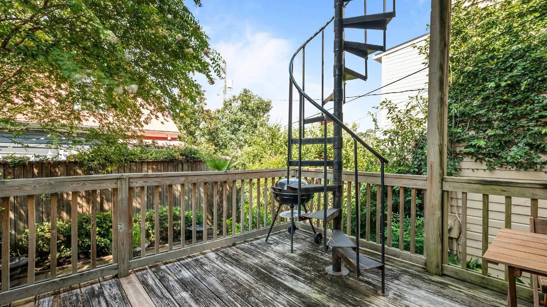Duplex With Courtyard Historic District *