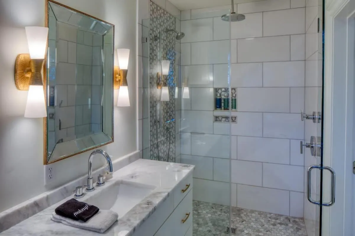 Updated Historic 3 Bedroom Walk Everywhere *