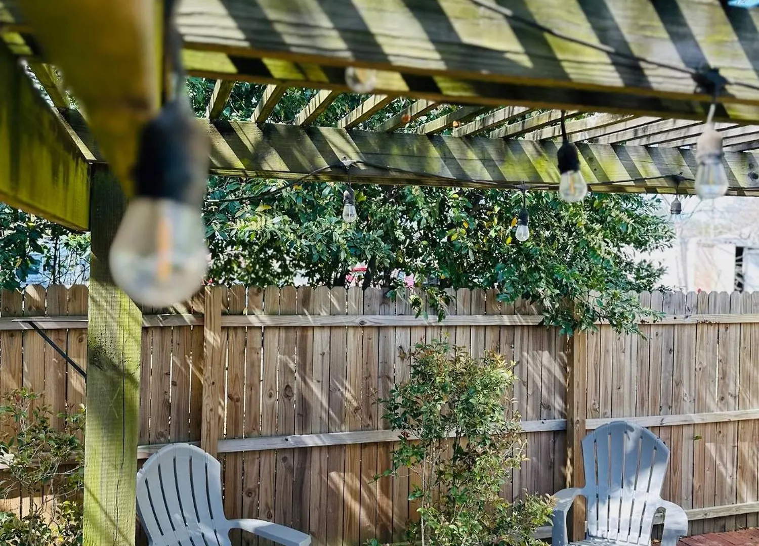 Private Triplex Sleeps 22 Starland District *