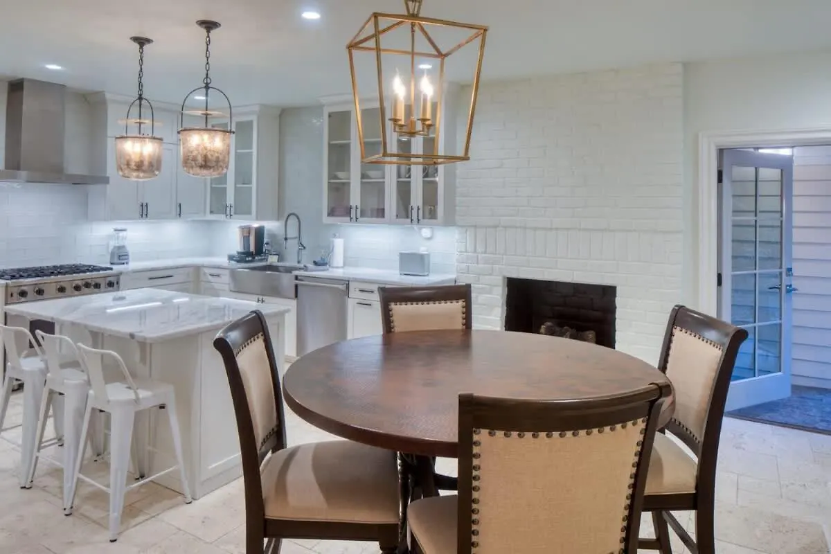 Updated Historic 3 Bedroom Walk Everywhere