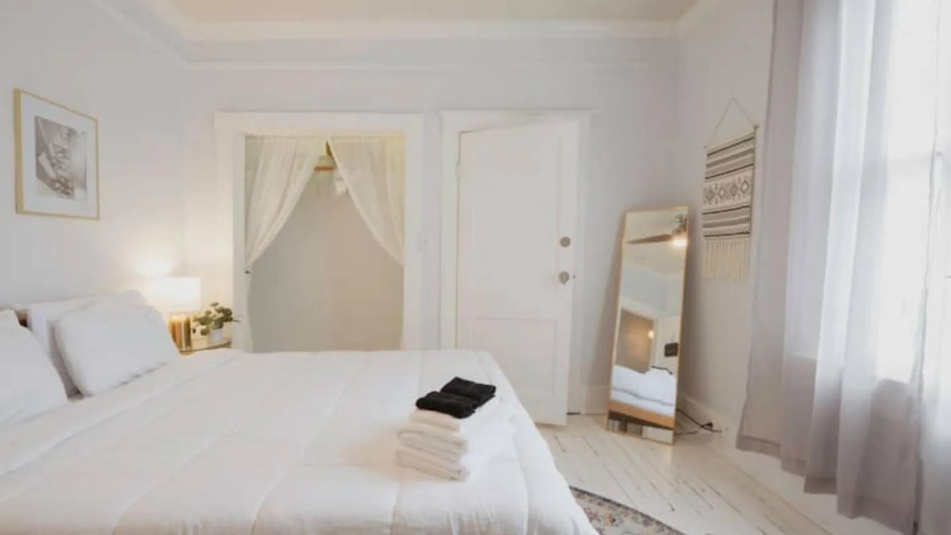 Private Triplex Sleeps 22 Starland District Ferienhaus Savannah
