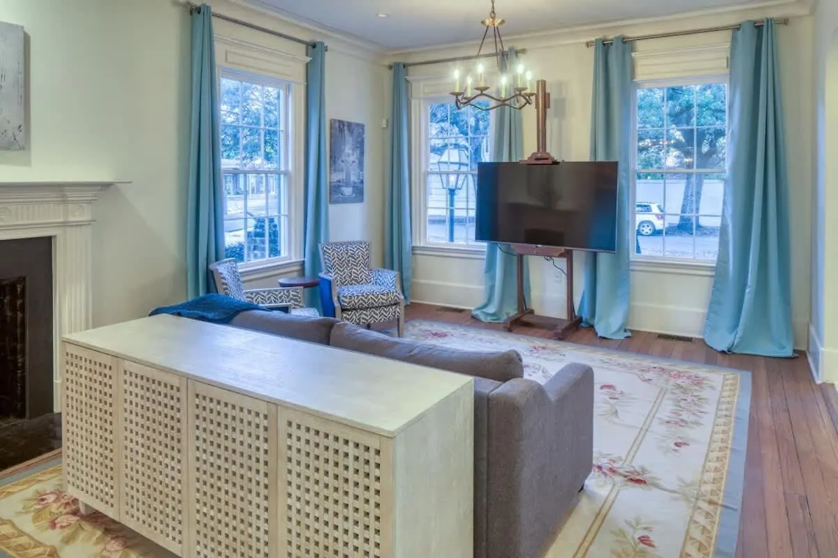 Updated Historic 3 Bedroom Walk Everywhere 别墅