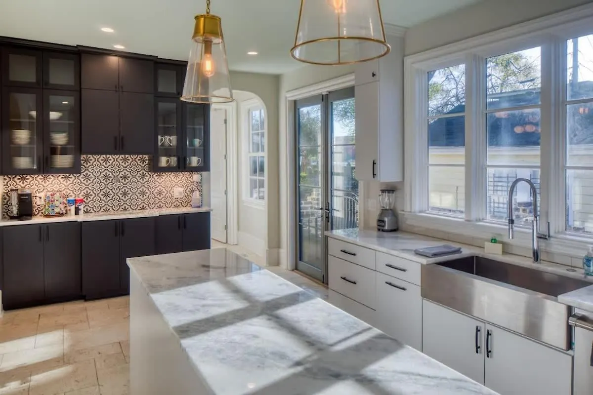 Villa Luxury 3 Bedroom W Private Bath Walk Everywhere