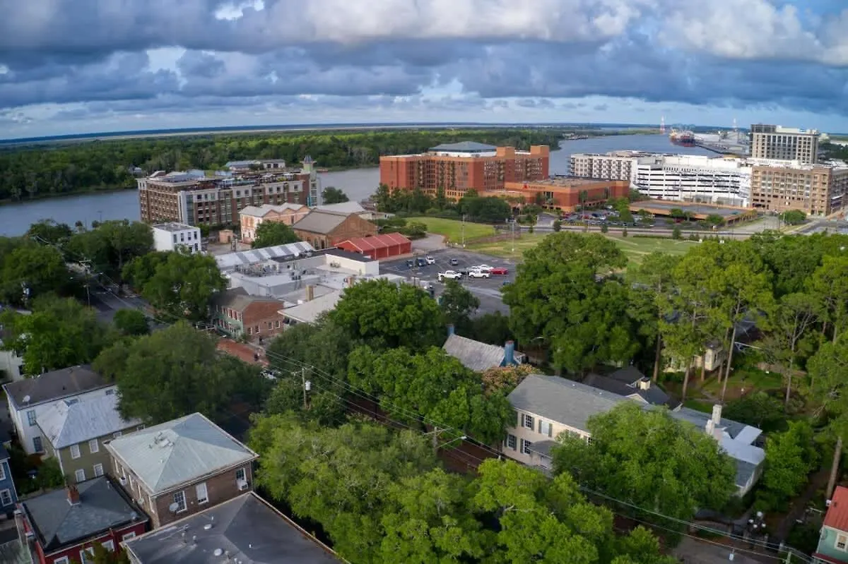 Luxury 3 Bedroom W Private Bath Walk Everywhere Savannah