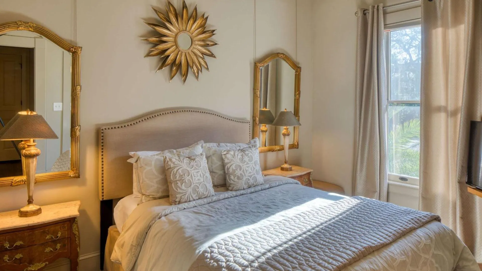 Feriehus Estill Manor- Luxurious Estate With Pool & Garden - Sleeps 12