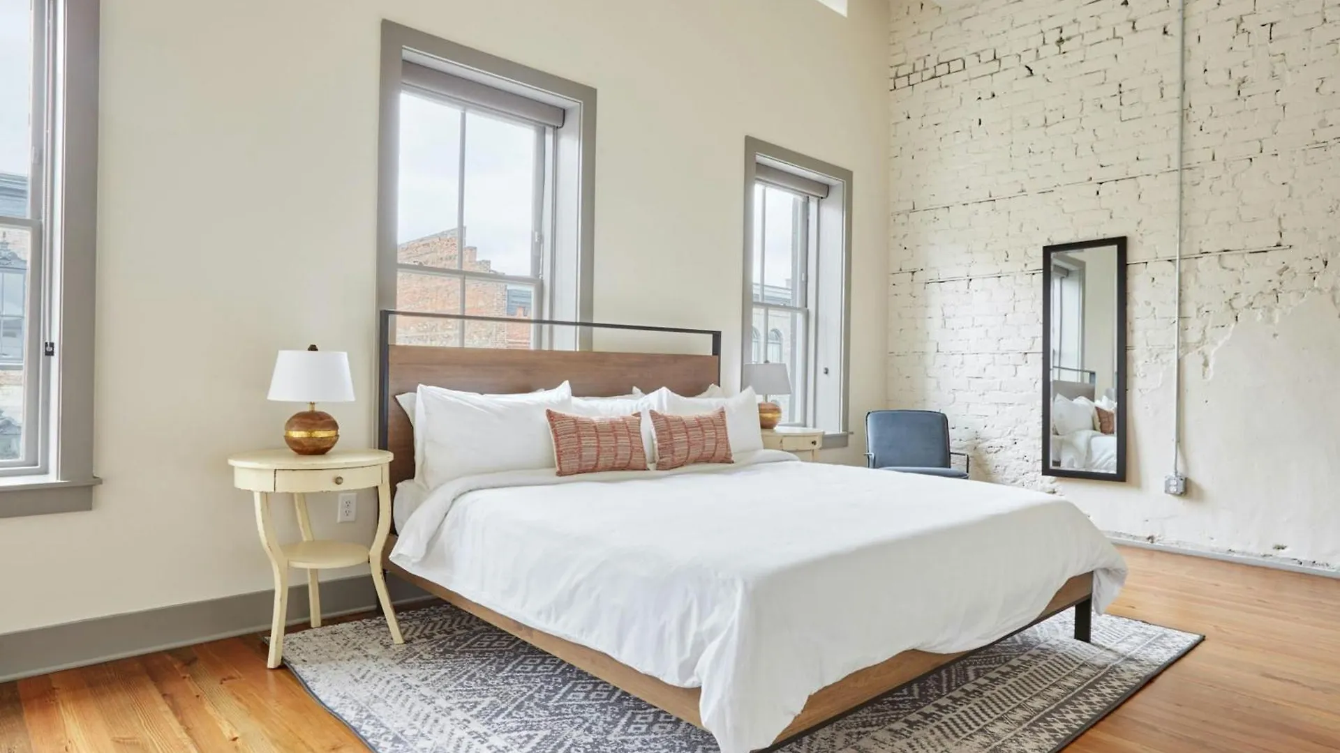 Sonder By Marriott Bonvoy The Broughton Historic District 4*