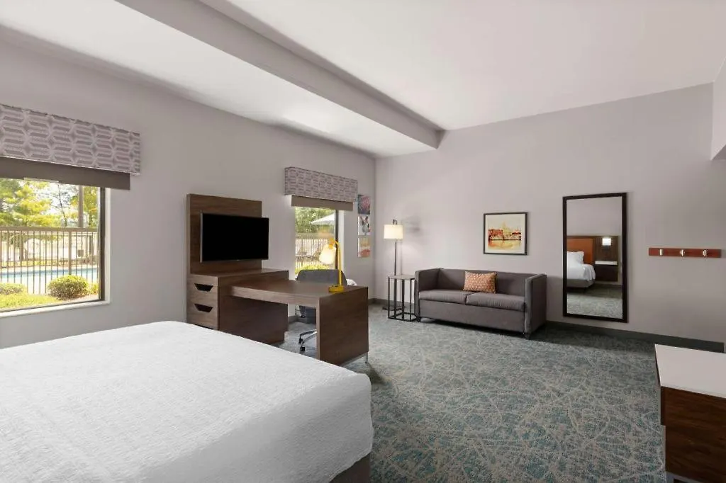 Hampton & Savannah-airport Hotel 2*