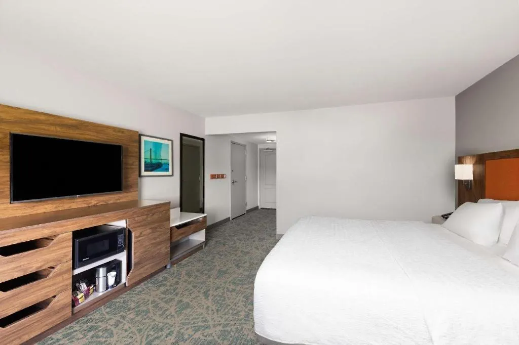 Hampton & Savannah-airport Hotel 2*