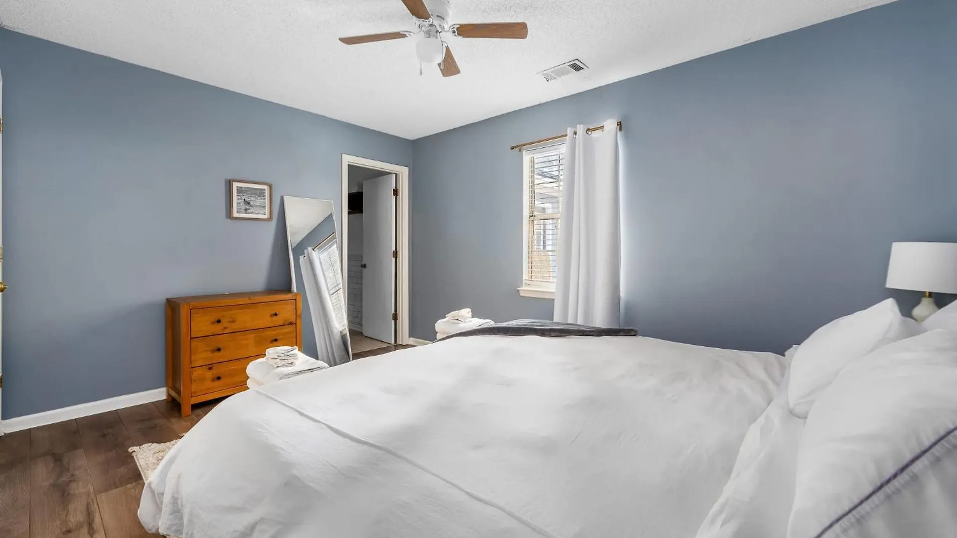 Dog Friendly - Hot Tub - Large Backyard * Savannah