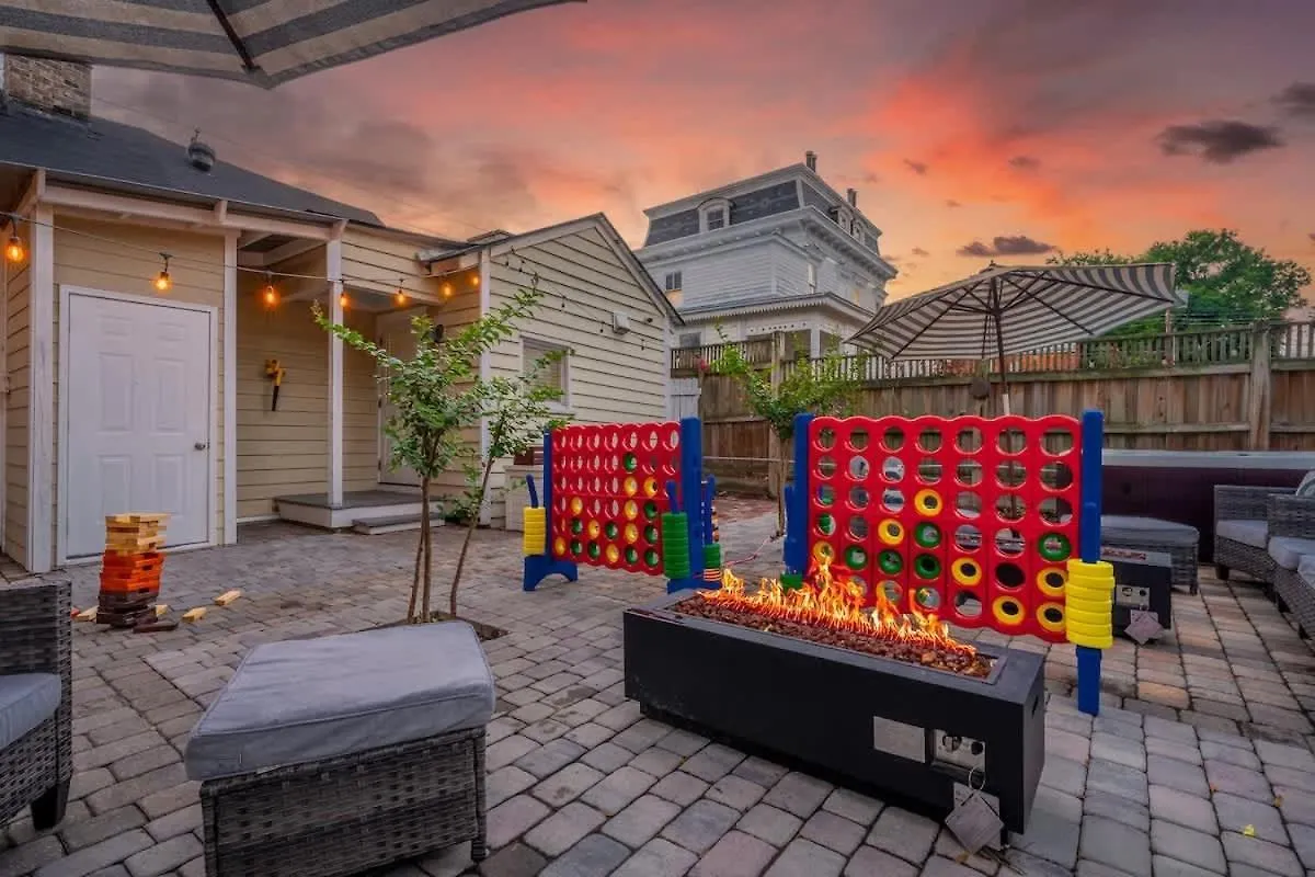 Hot Tubs - Dt Duplex - Two Blocks Off Forsyth Park Vakantiehuis