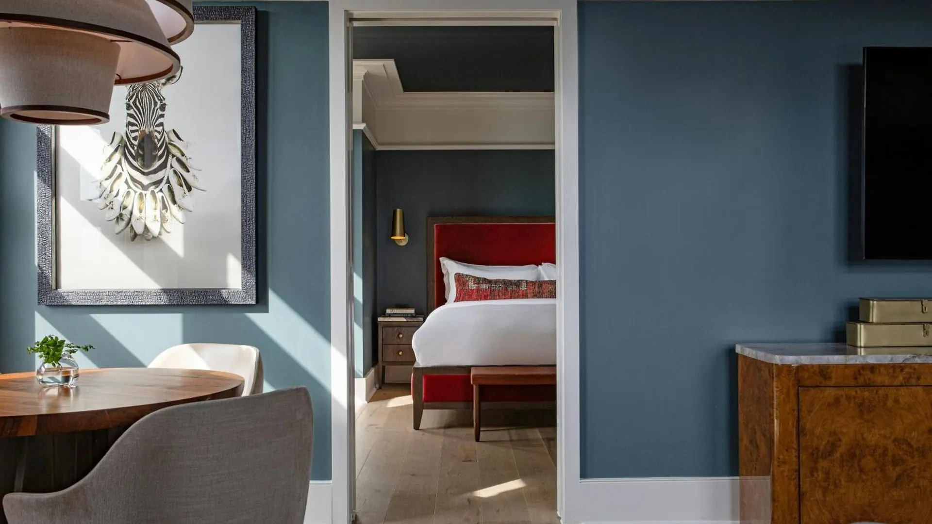 Perry Lane Hotel, A Luxury Collection Hotel, Hotel 5*