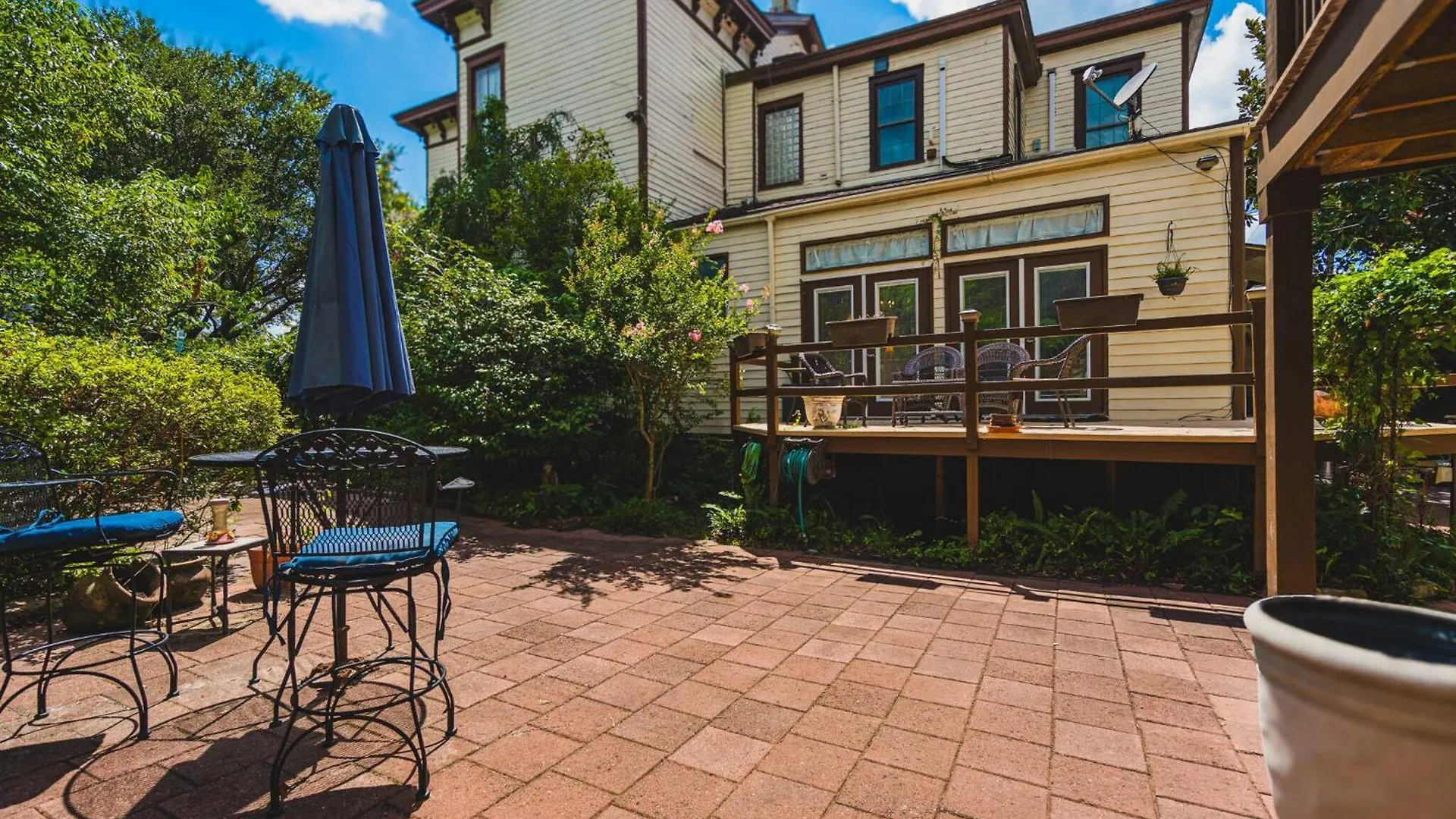Victorian Modern In Carriage House - Unit B Πανσιόν Σαβάνα