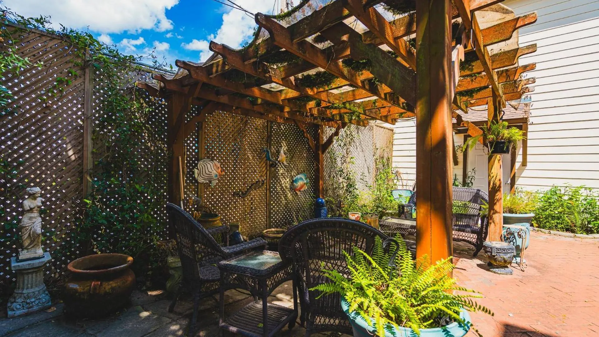 Victorian Modern In Carriage House - Unit B * Σαβάνα