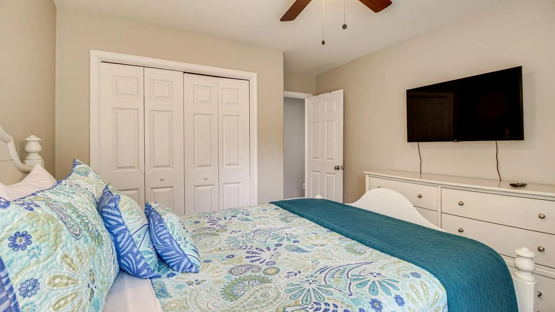 Spacious Pooler With Family-friendly Perks Feriehus Savannah