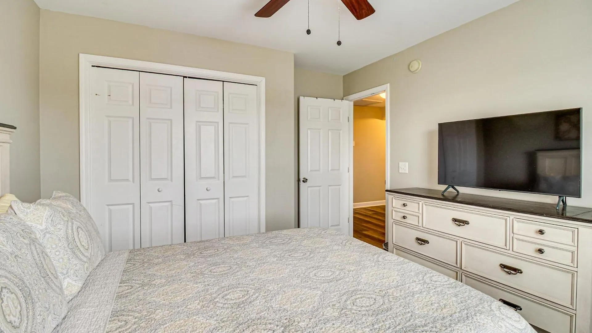 Spacious Pooler With Family-friendly Perks