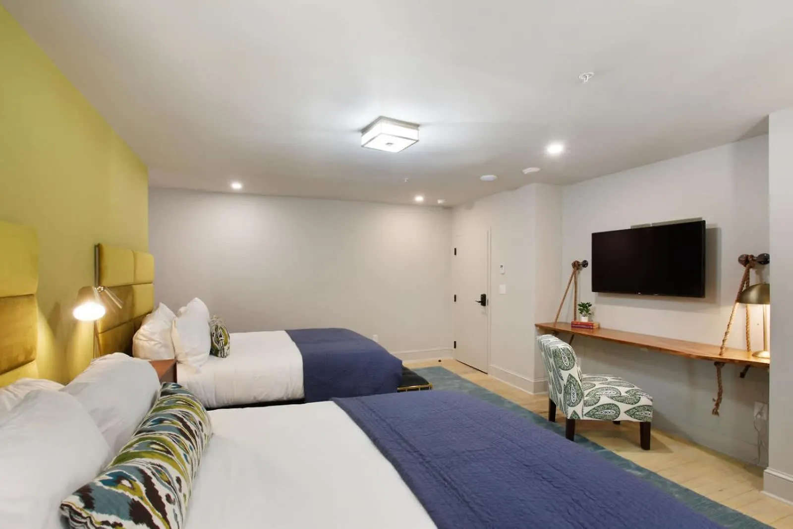 Double Queen 2nd Floor Downtown 서배너