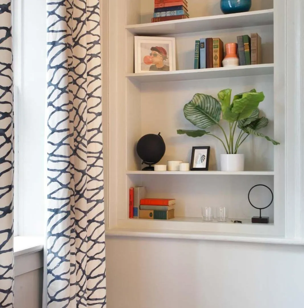 Bright & Bold Queen 2nd Floor * Savannah