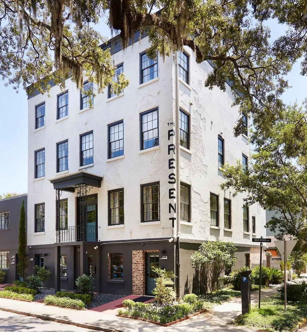 Stunning With Kitchenette 1st Floor *