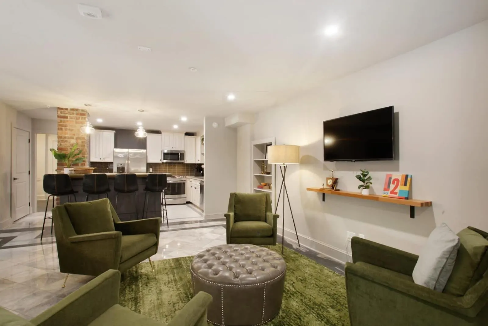 King And Queen 1st Floor Sleeps 6 *