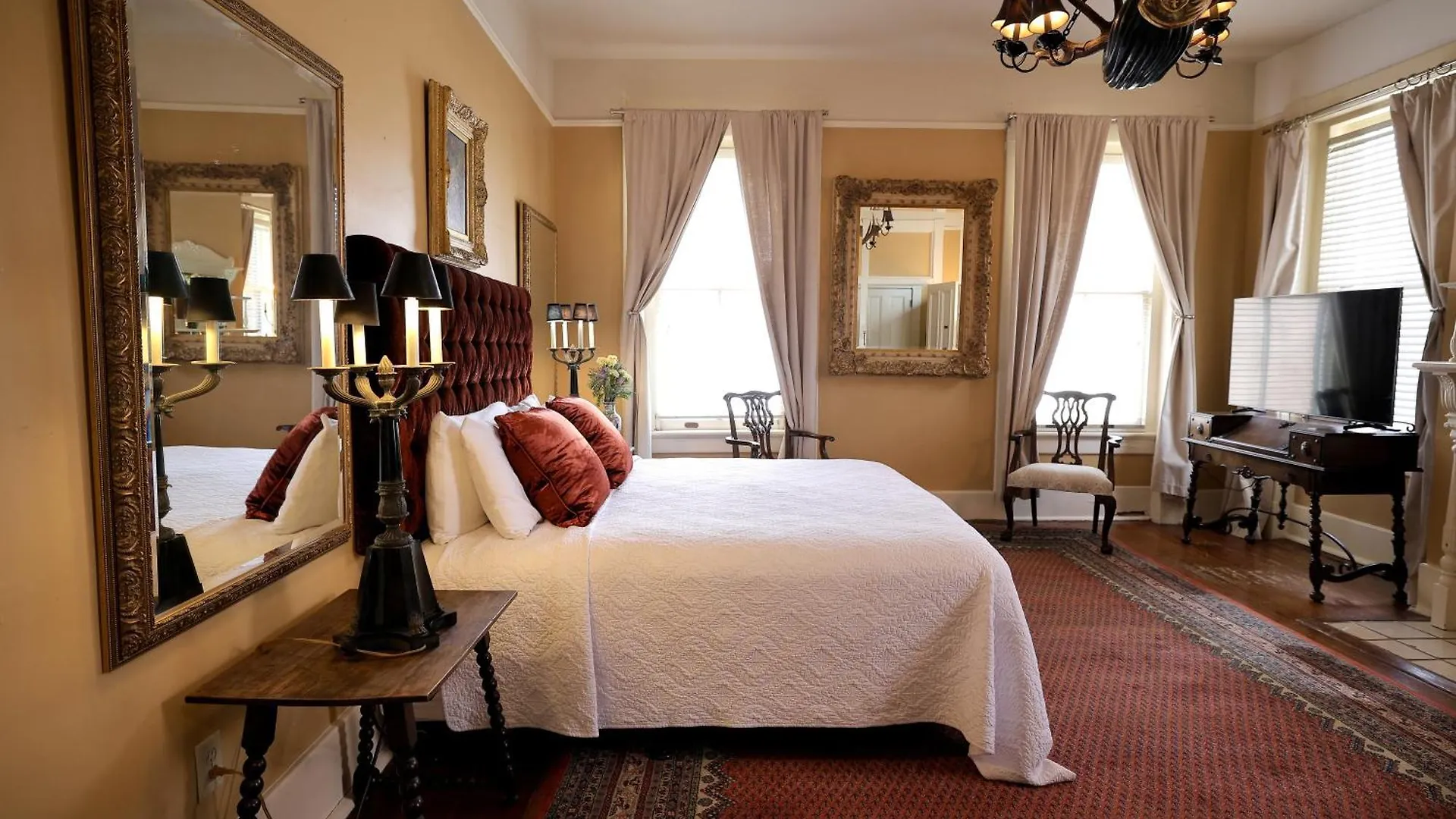 Foley House Bed & Breakfast 4*