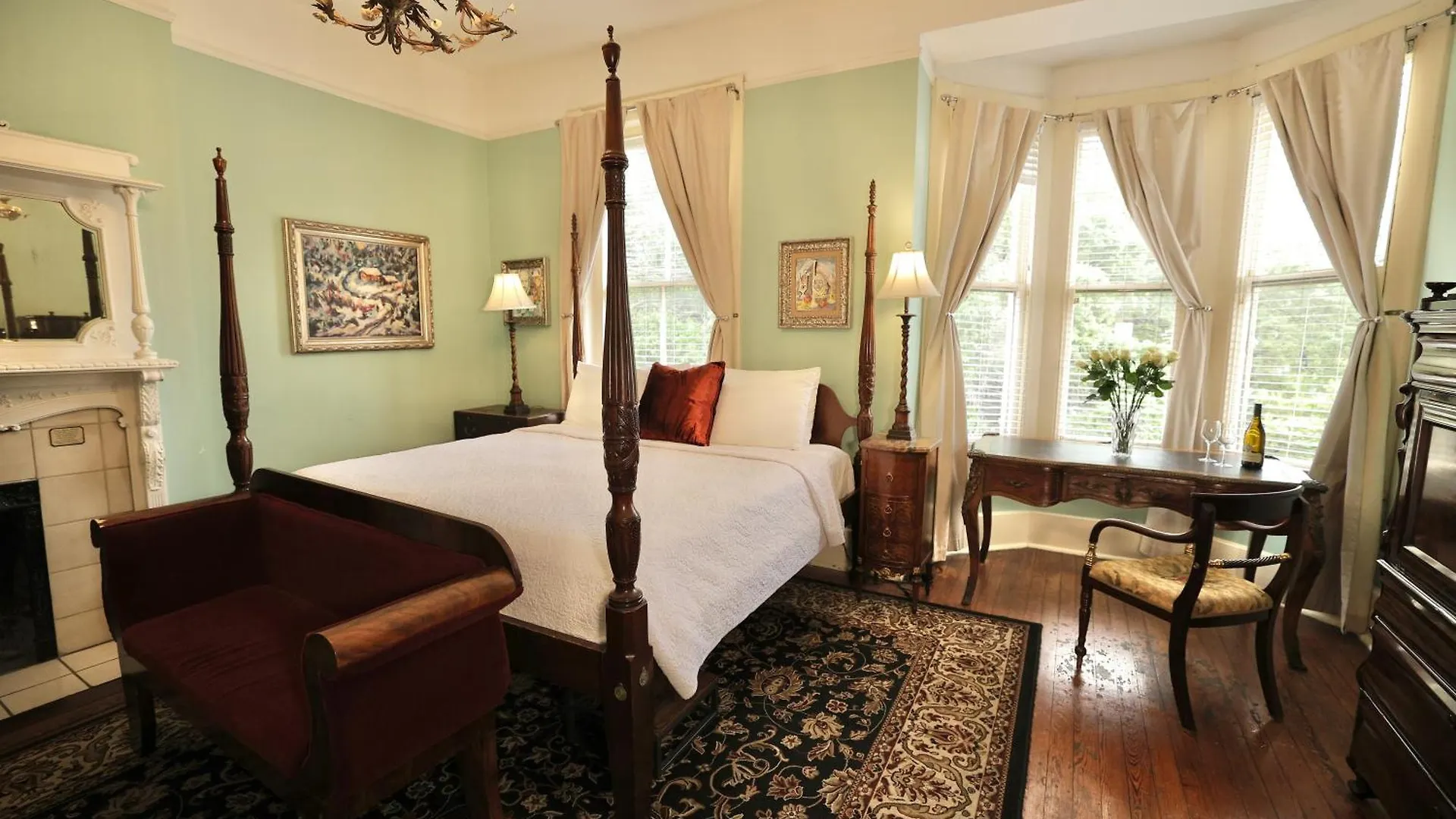 Bed & Breakfast Foley House 4*