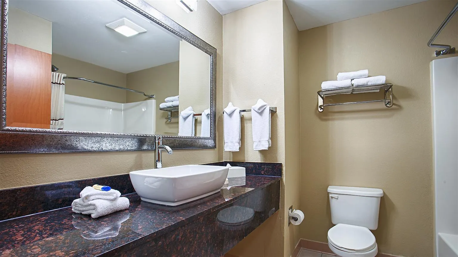 Hotel Western Savannah Airport Inn&suites