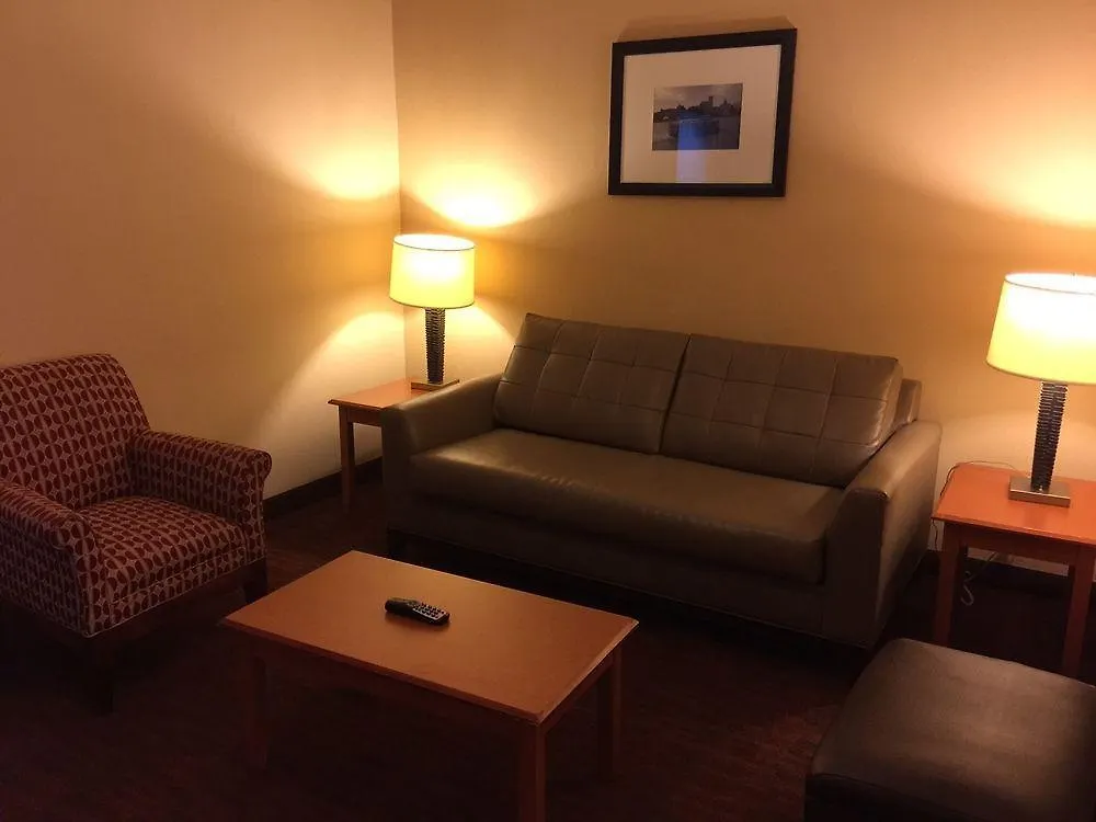 Baymont By Wyndham Savannah/garden Hotel